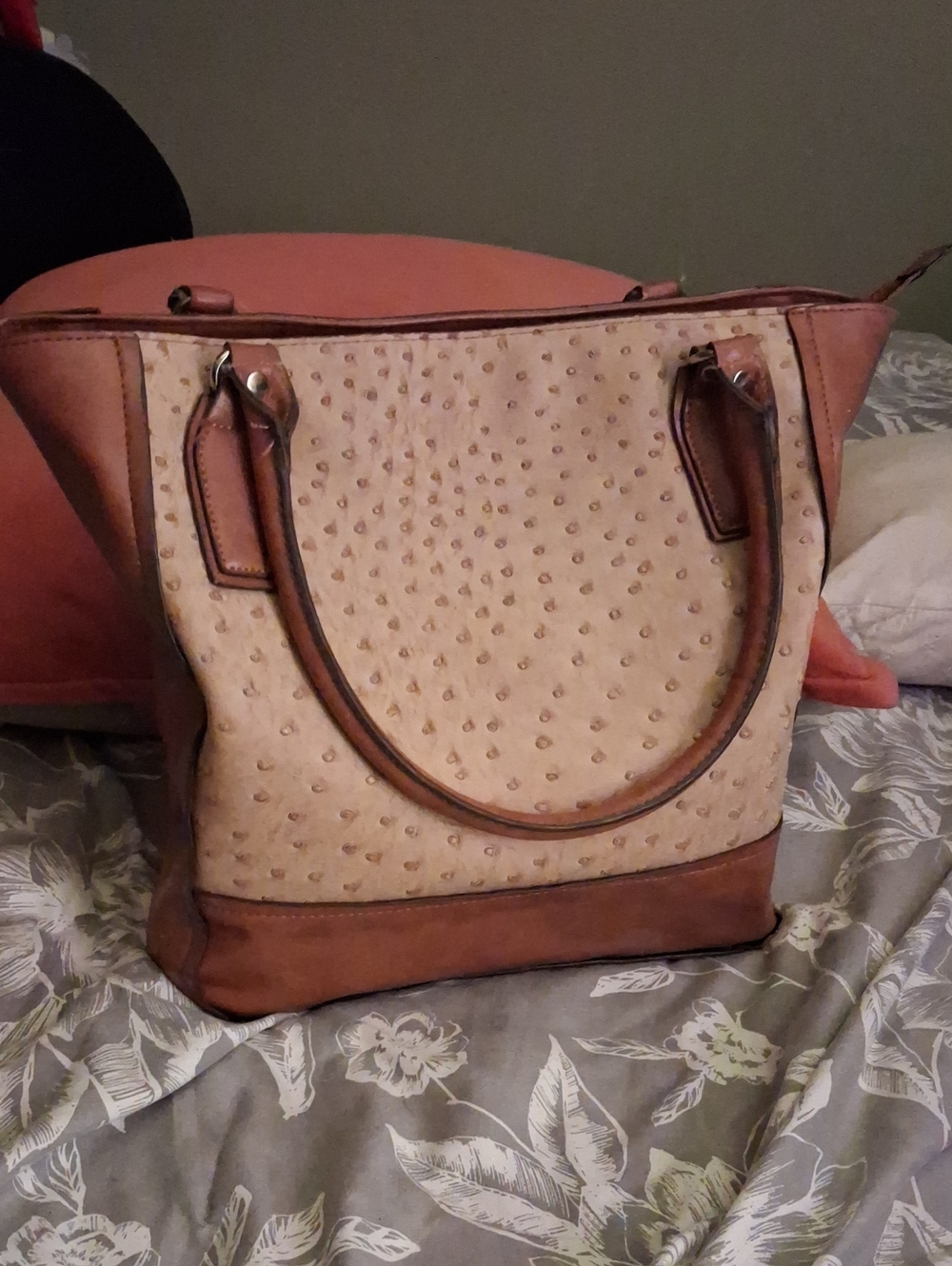 Women’s Tan and Cream Shoulder Tote Bag